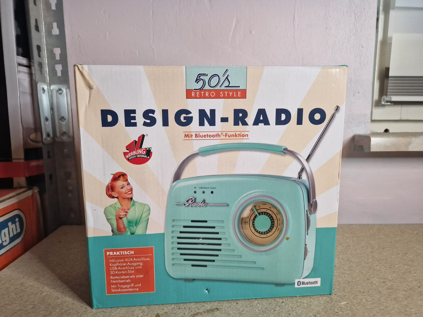Tragbares Radio im angesagten 50's Retro Style Bluetooth USB SD Kartenslot Kopfhörerausgang