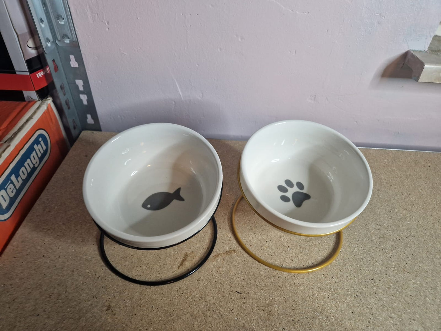 Navaris 2X Keramik Fressnapf mit Eisen Ständer für Hunde & Katzen